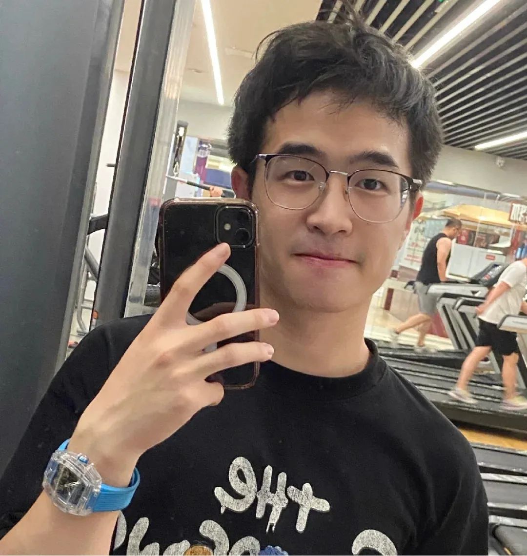 神似刘昊然的！少年感满满，却让代码多了点甜 | 网红帅哥