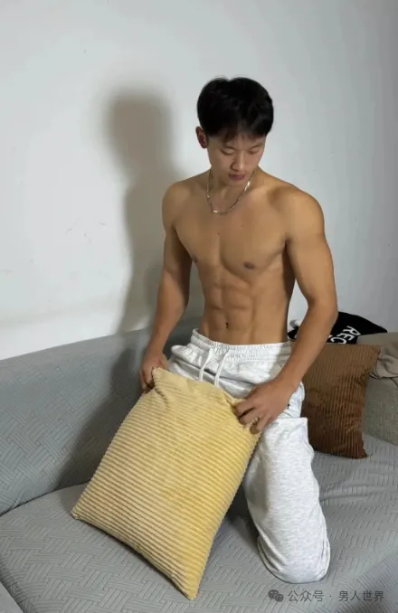 黑皮身体太美，年轻小伙从不让人失望！