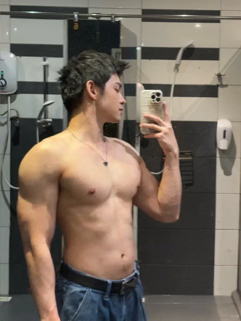 鲜肉时尚网红，草食系运动型男