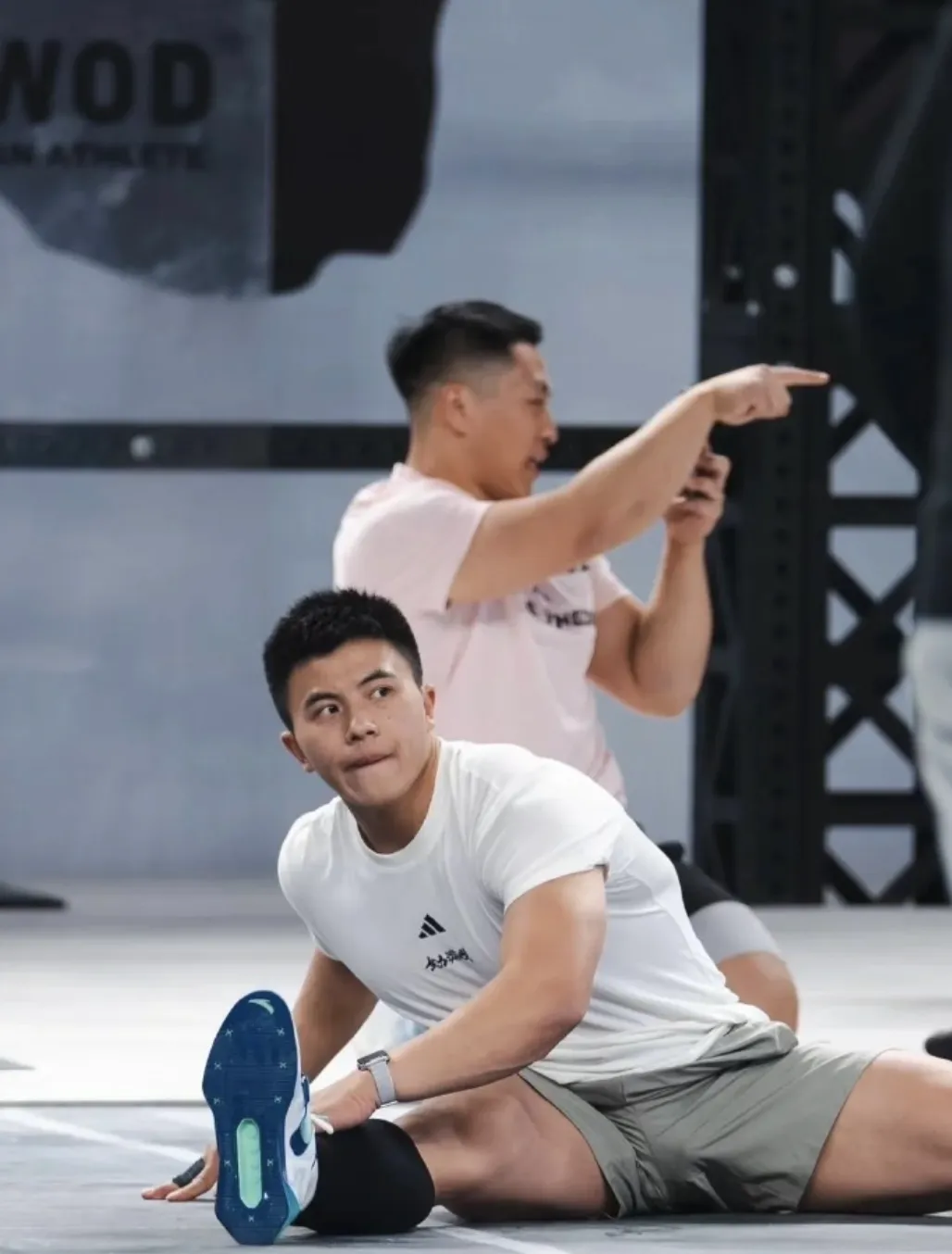 CrossFit 陈胜穿短裤举重火啦，实力太大太强了！！
