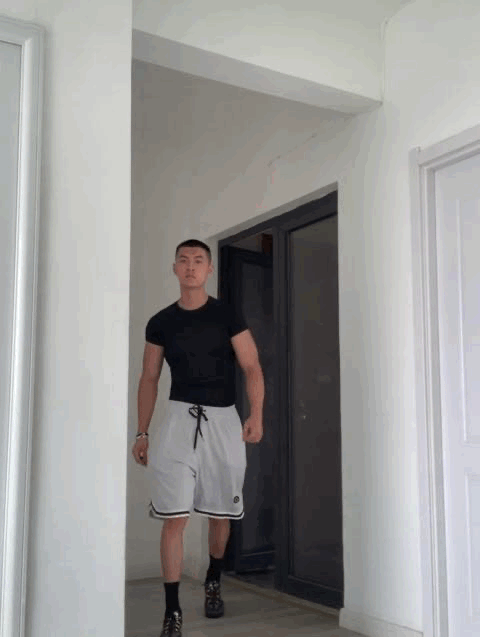 被刘姥姥约酒，承认被女记者采访，邓举海又变帅了？