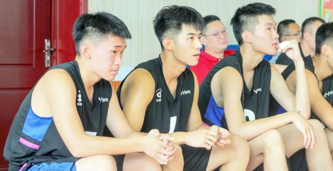 185CM 的山东篮球体育生男高太帅了！