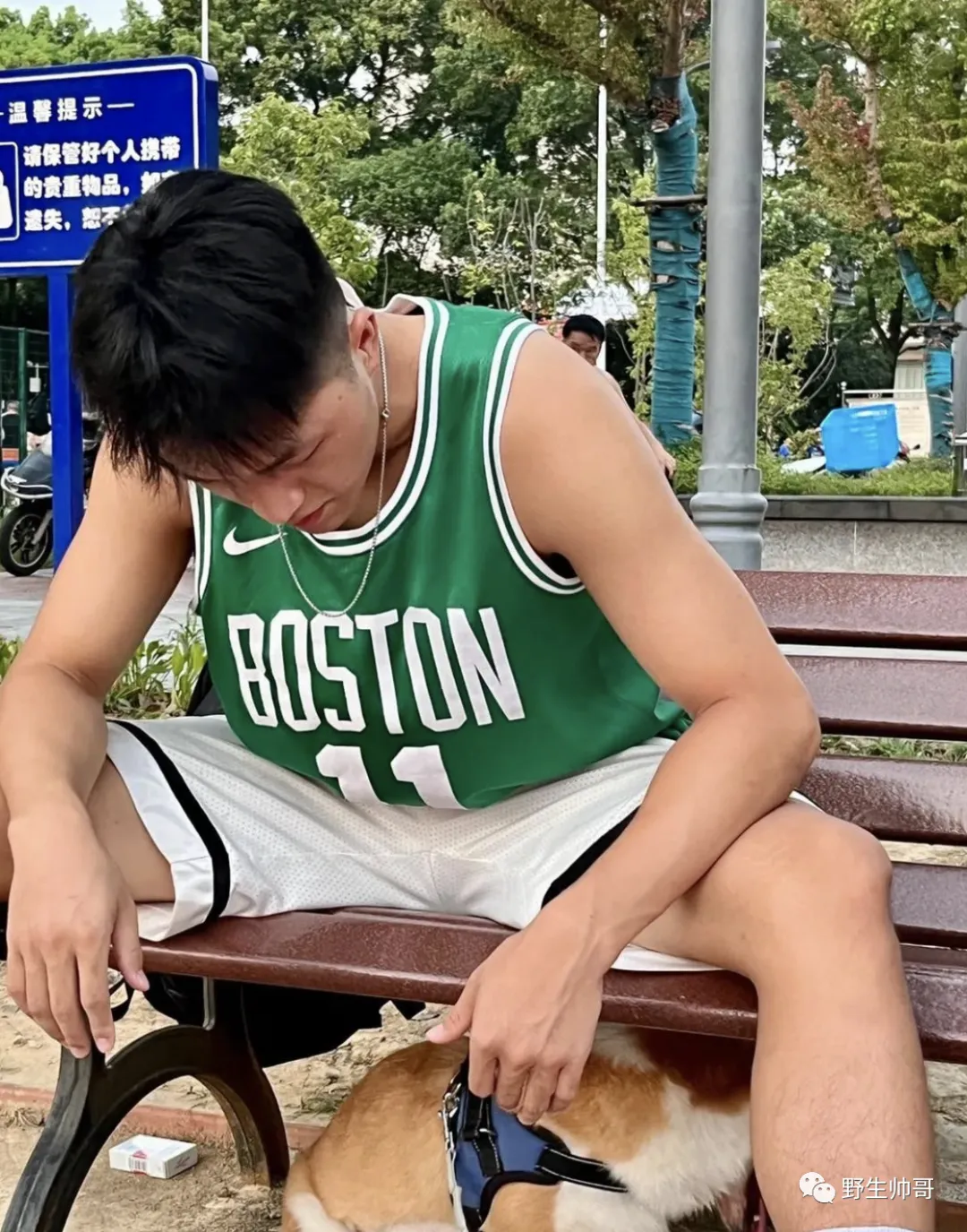 湖南工大 20 的体育生发育太好，长腿翘臀让人都心动！