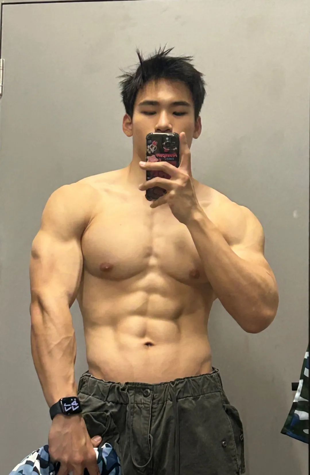 这么粗，能打全场！这凹凸的小山丘