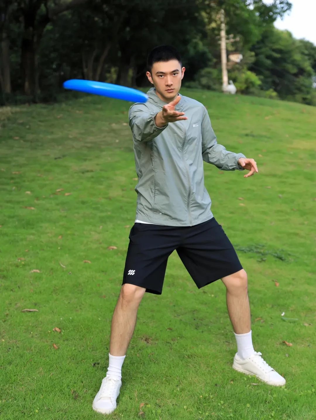阳光正装小哥哥！腹肌有多惊艳