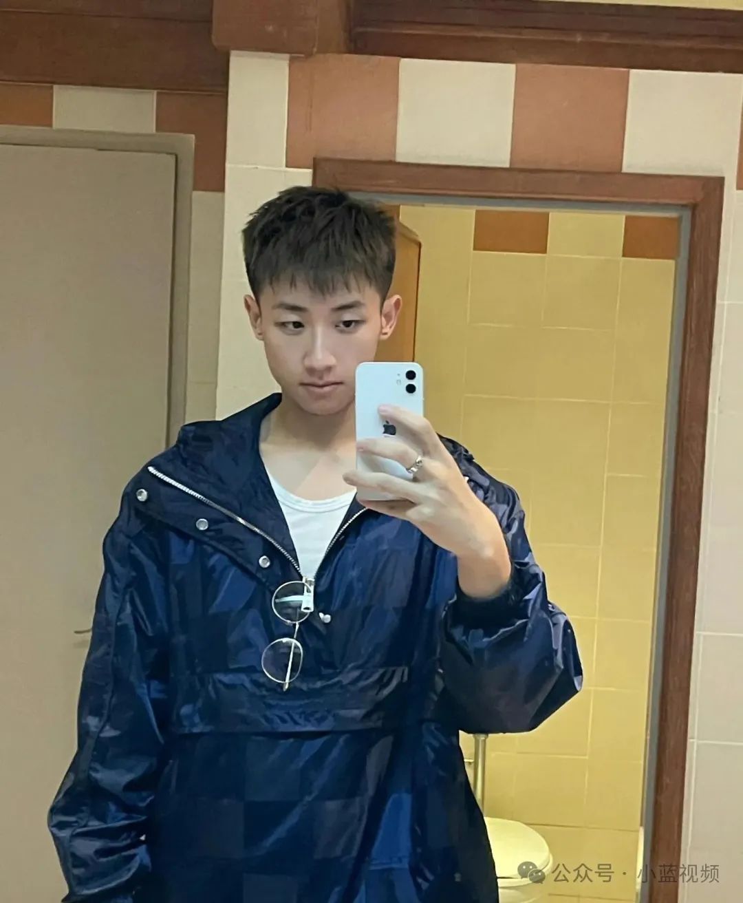 25 网红颜值穿搭性感迷人博主