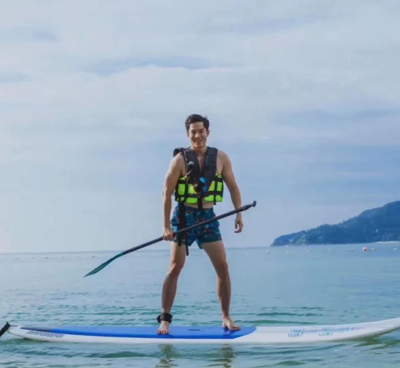 电视上的 185cm“温柔猛兽”！帅气主播李科夫
