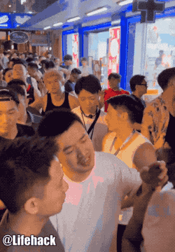 深圳肌肉 gogo 惊艳曼谷白趴，我真的超可以