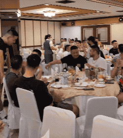深圳肌肉 gogo 惊艳曼谷白趴，我真的超可以