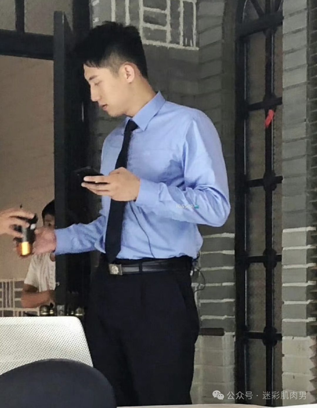 黄景瑜穿西裤大长腿也太凸啦？视频也太好看了！！