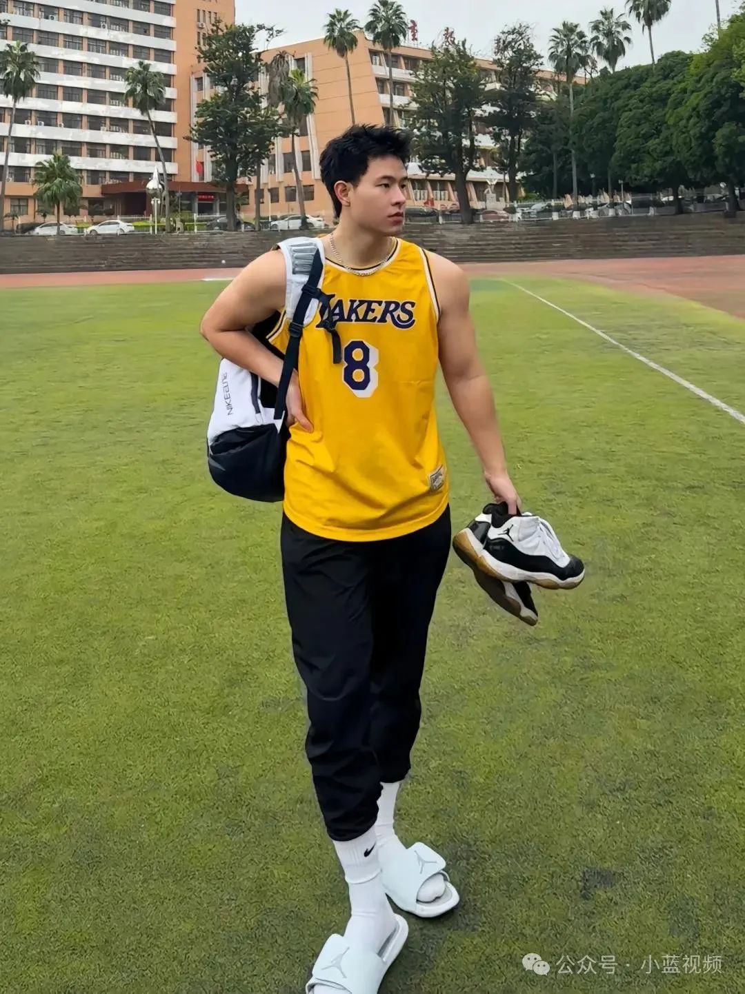 182cm 粗大篮球体育生大脚猎奇满足感！