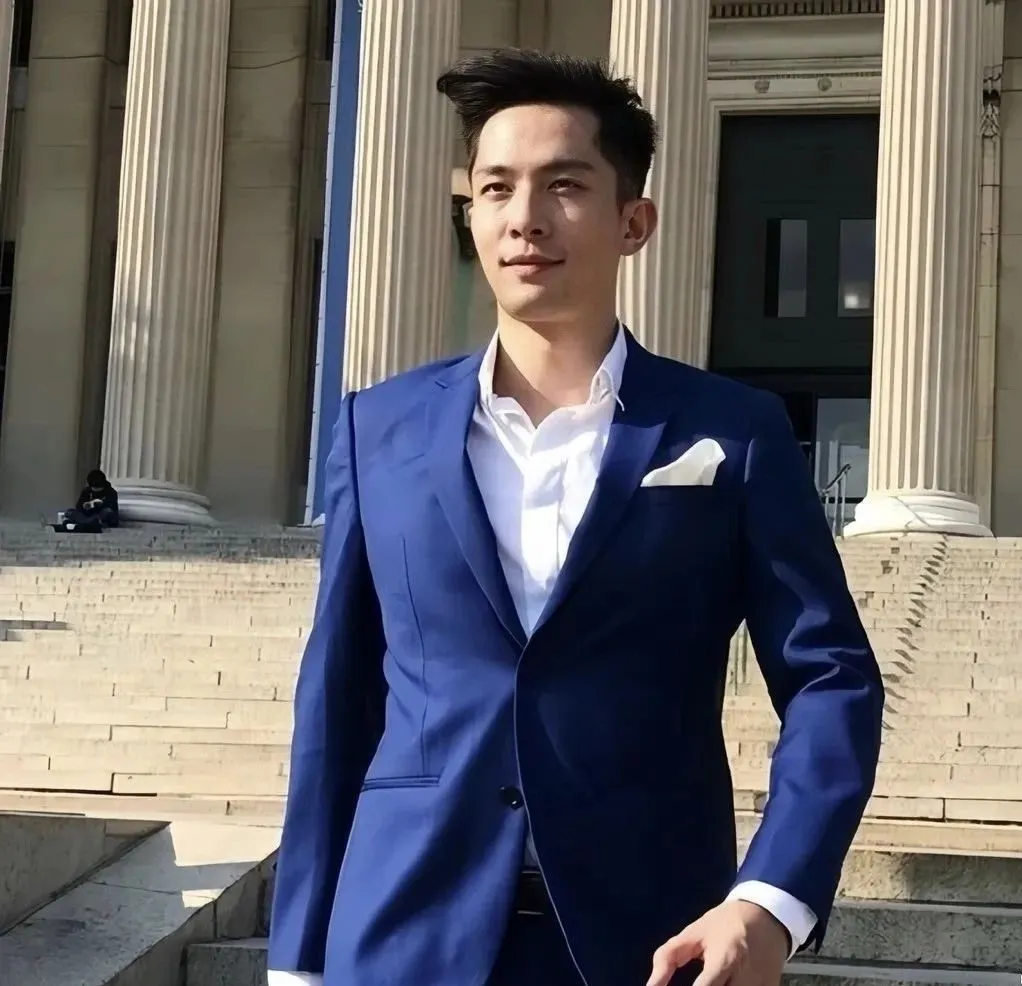 电视上的 185cm“温柔猛兽”！帅气主播李科夫