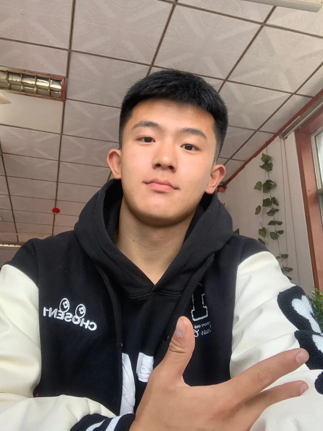 丑帅还是小帅？黑皮寸头山东体育生 | 网红帅哥