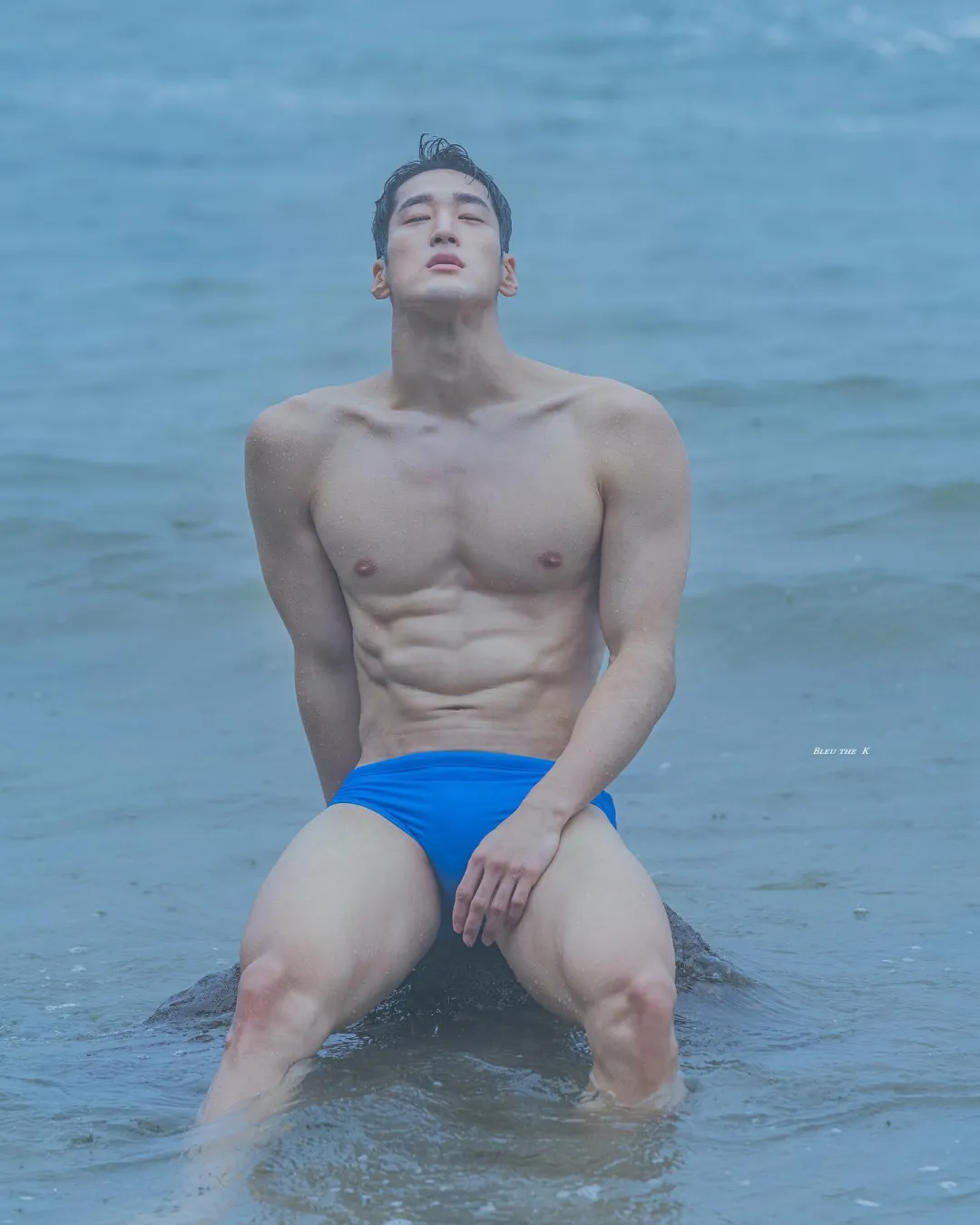 韩国游泳小哥哥尹錫煥肌肉腹肌强悍，拳击训练让他更帅气！