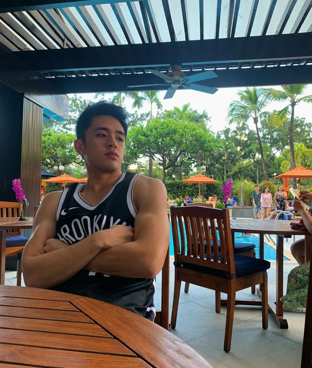大长腿的篮球队体育生长太帅，高中就做男模赚钱了