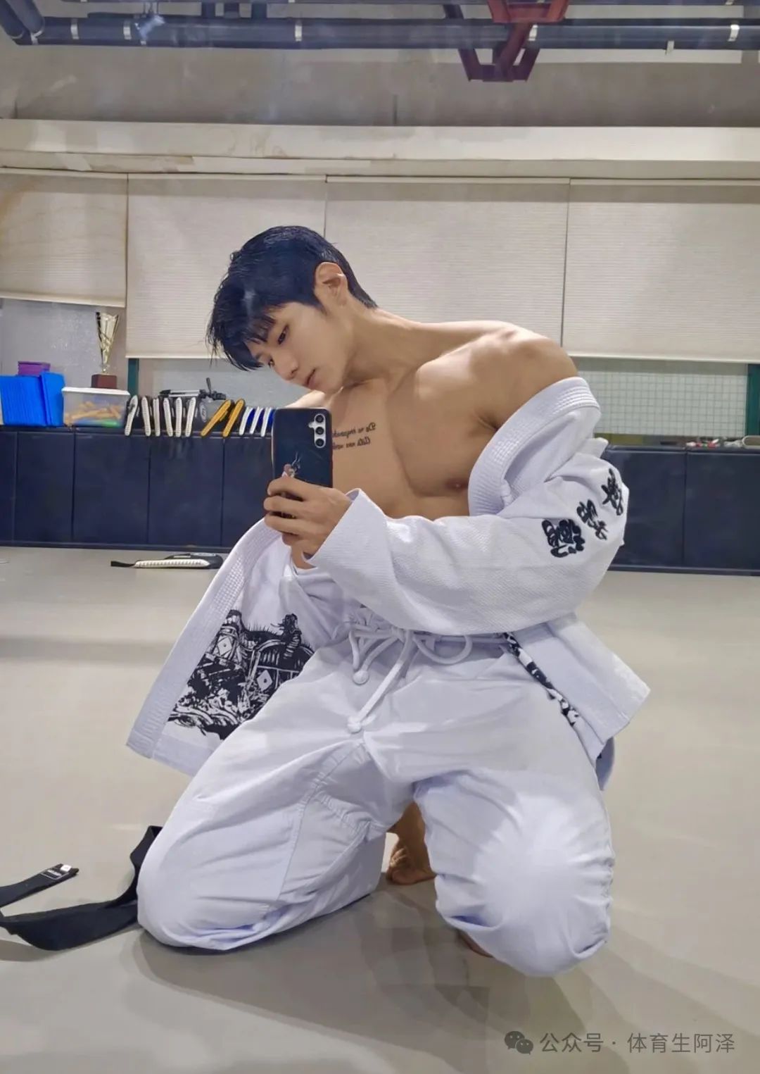 跆拳道体育生男友，会 CosPlay 的男友有多会玩.......