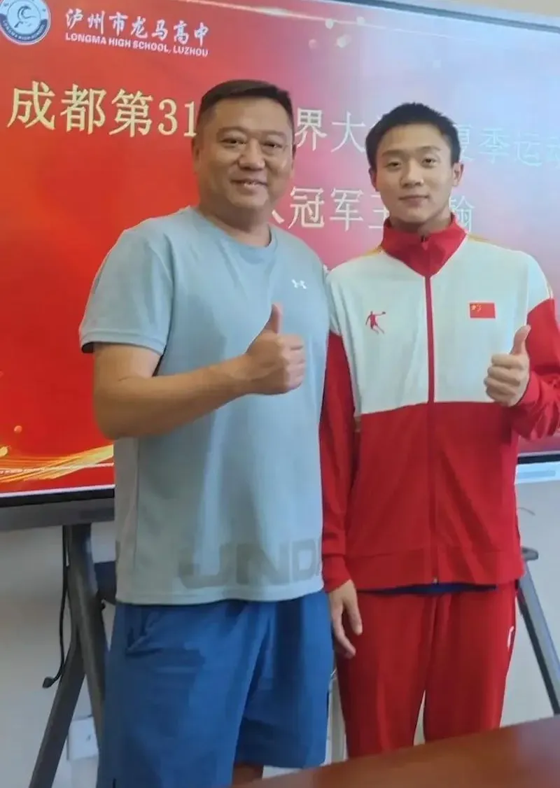 成都体院 04 年的跳水弟弟实力太强了！喜欢这样的！