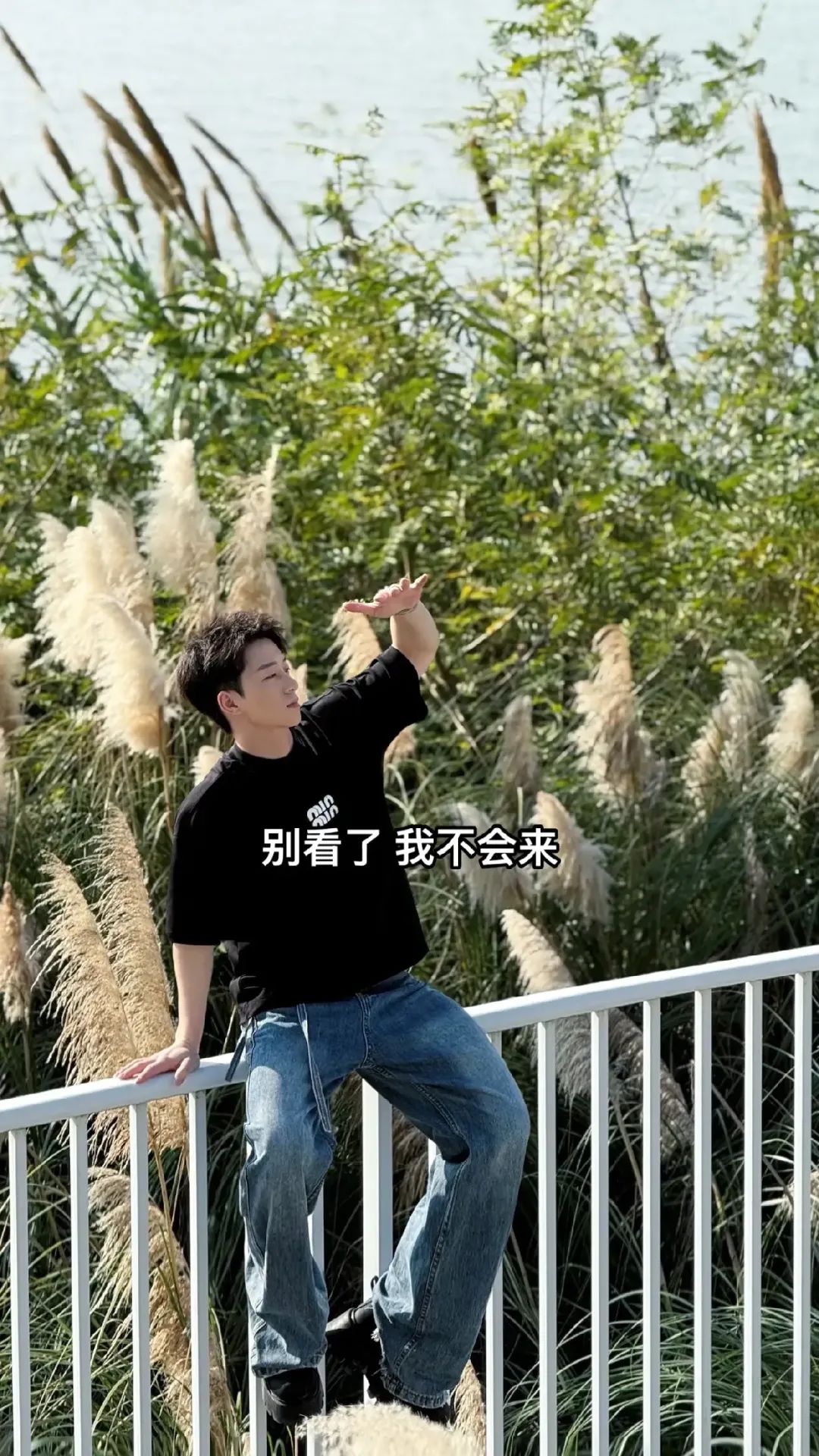 185+ 大长腿帅哥现身抖音，10W 粉丝直呼：我可以！