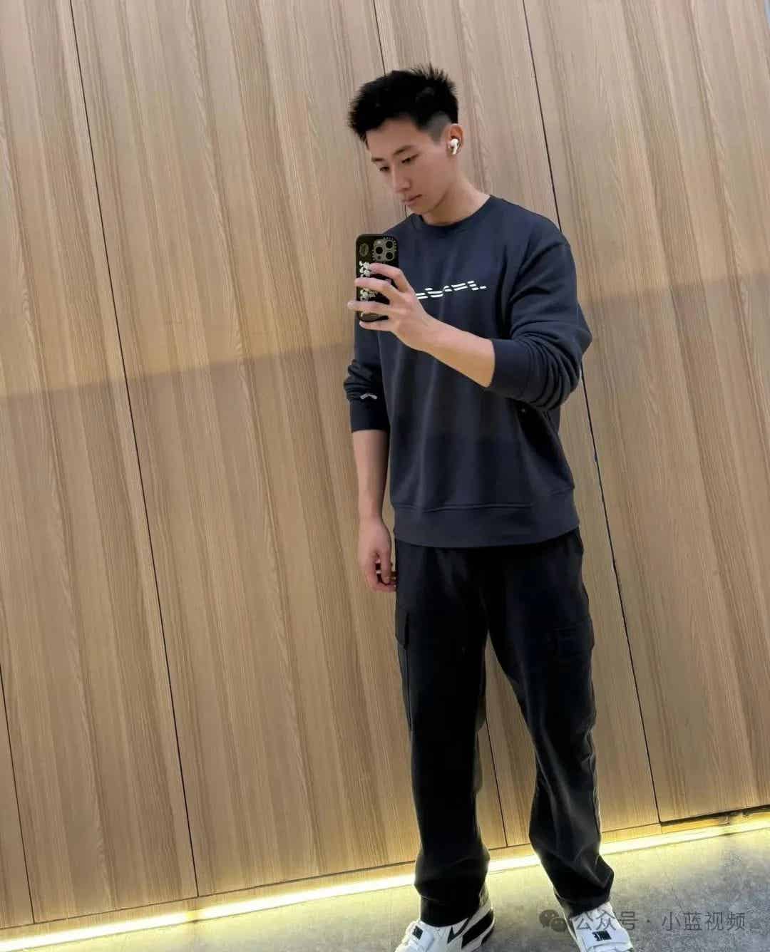 25 网红颜值穿搭性感迷人博主