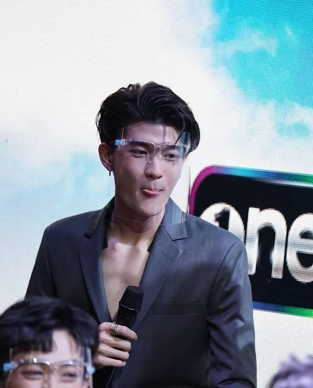 体毛这么旺盛的小鲜肉男演员，在娱乐圈还真是不多见！