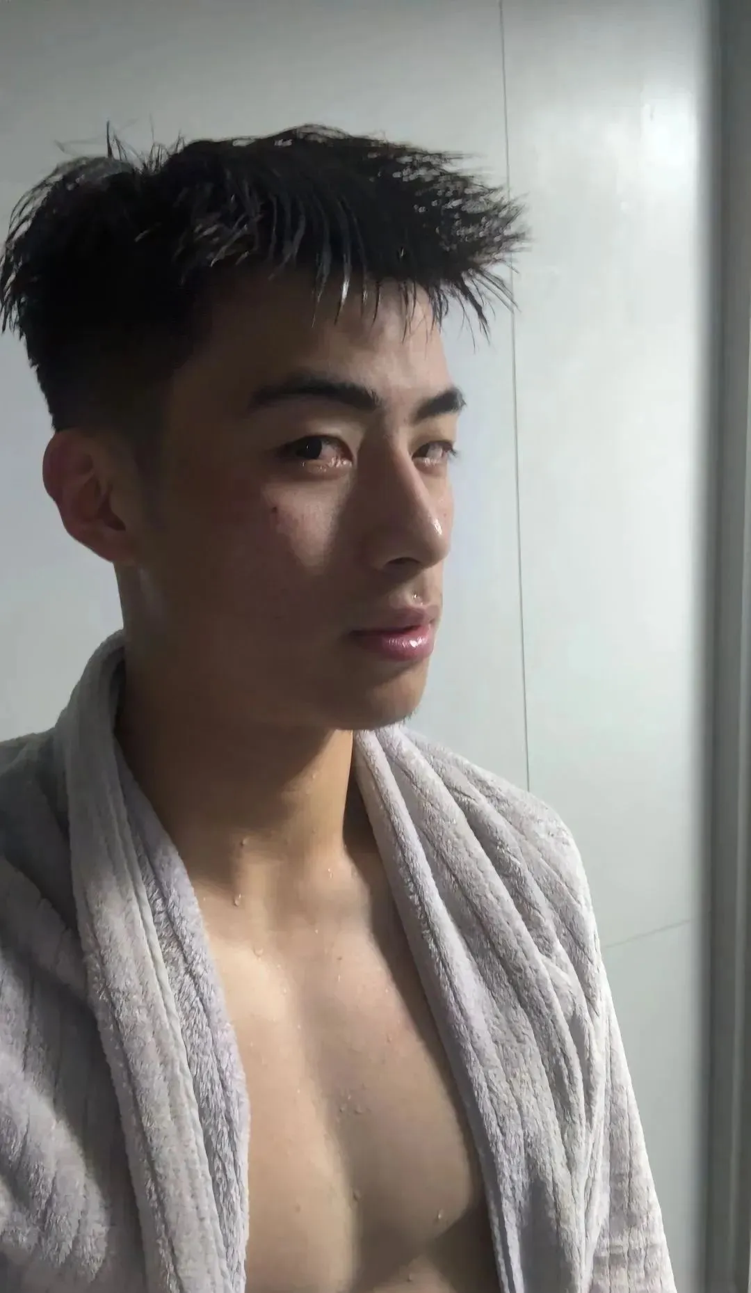 被刘姥姥称赞鼻子大！山东体院 20 岁足球体育生男大，我可以了