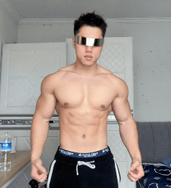 直男教练洗澡小视频已疯传