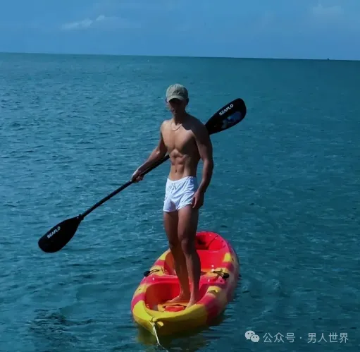 黑皮身体太美，年轻小伙从不让人失望！