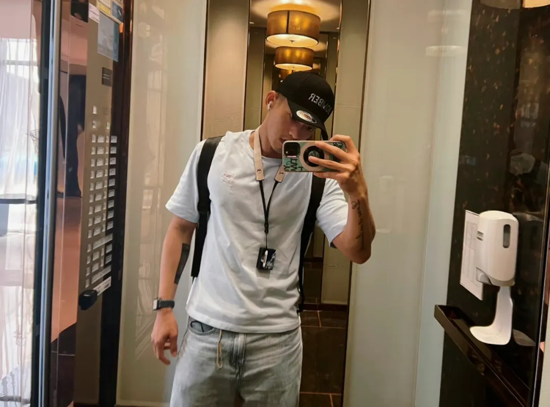 他的人鱼线，就是我的婚姻线！我可以！