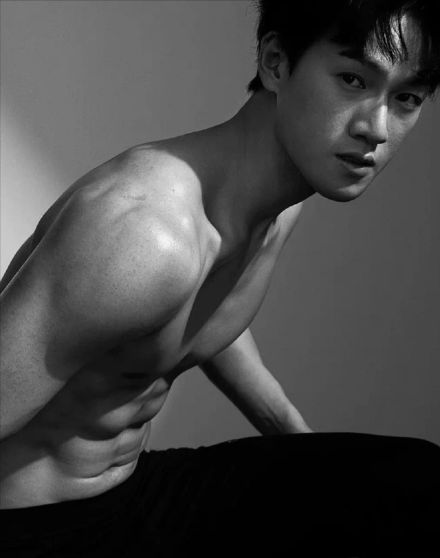 李昀锐的“瓜”一个接一个，越扒越有料，《九重紫》爆火未必是好事？