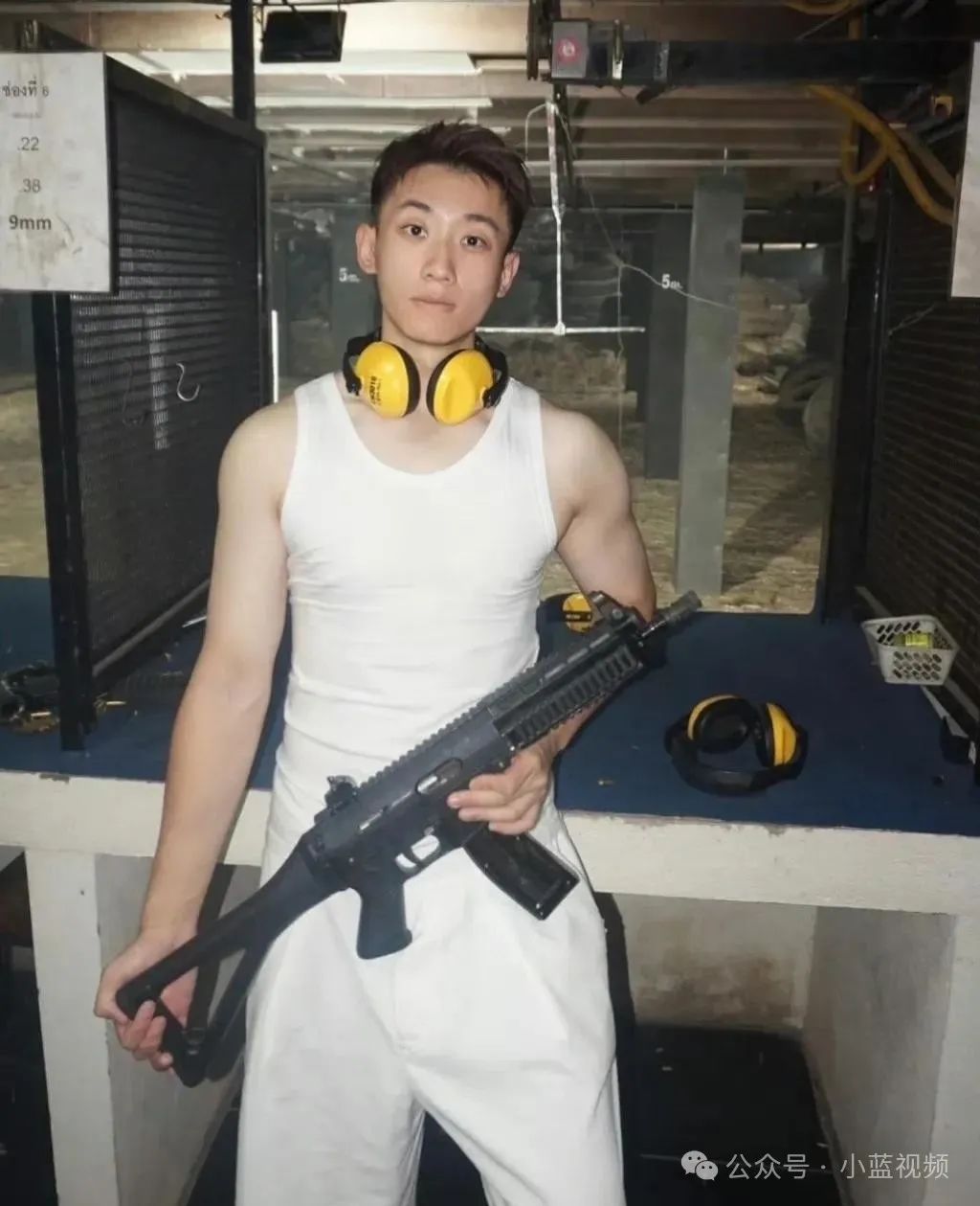 25 网红颜值穿搭性感迷人博主
