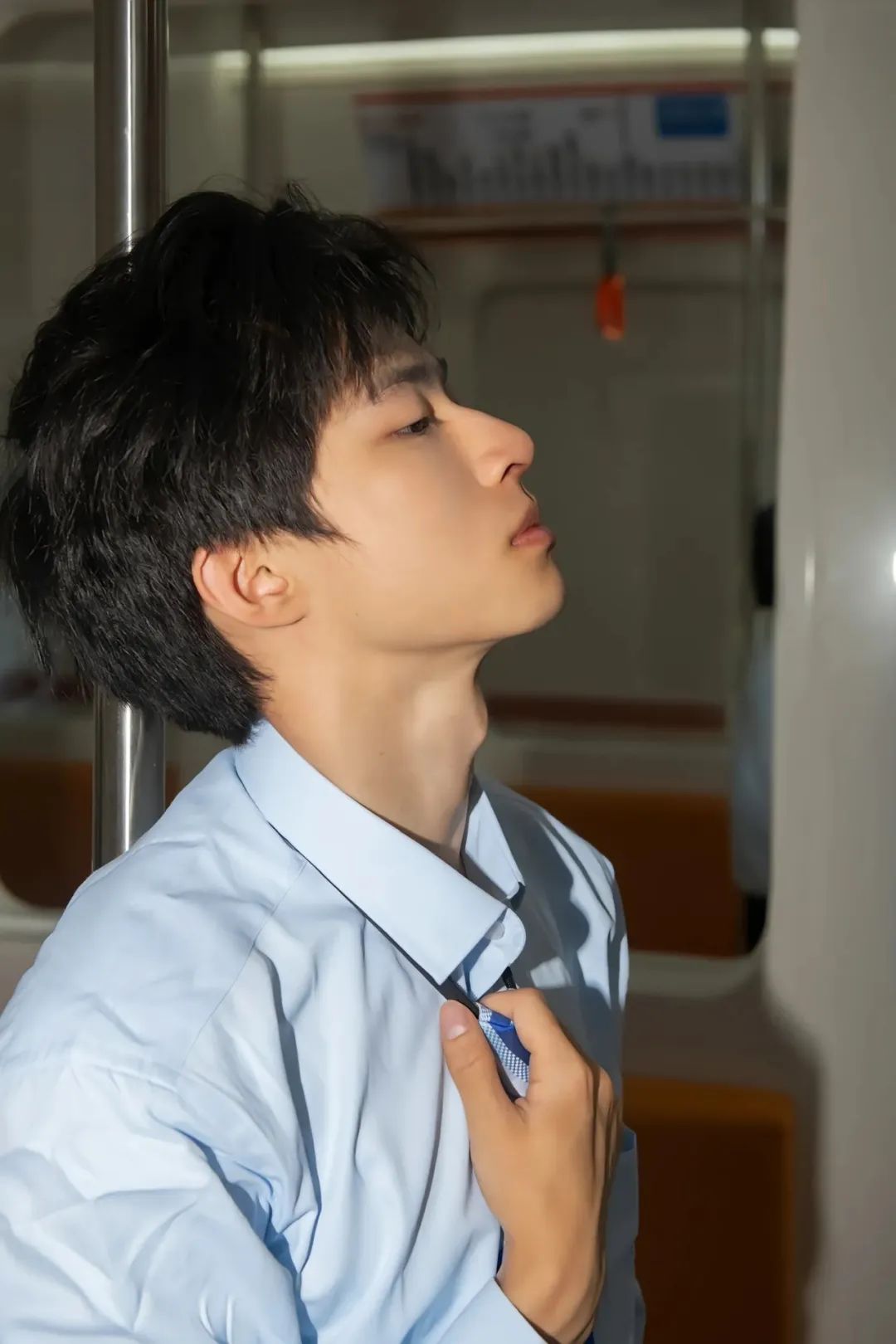 湖南薄肌少年不穿衣服夏日玩水，太美了