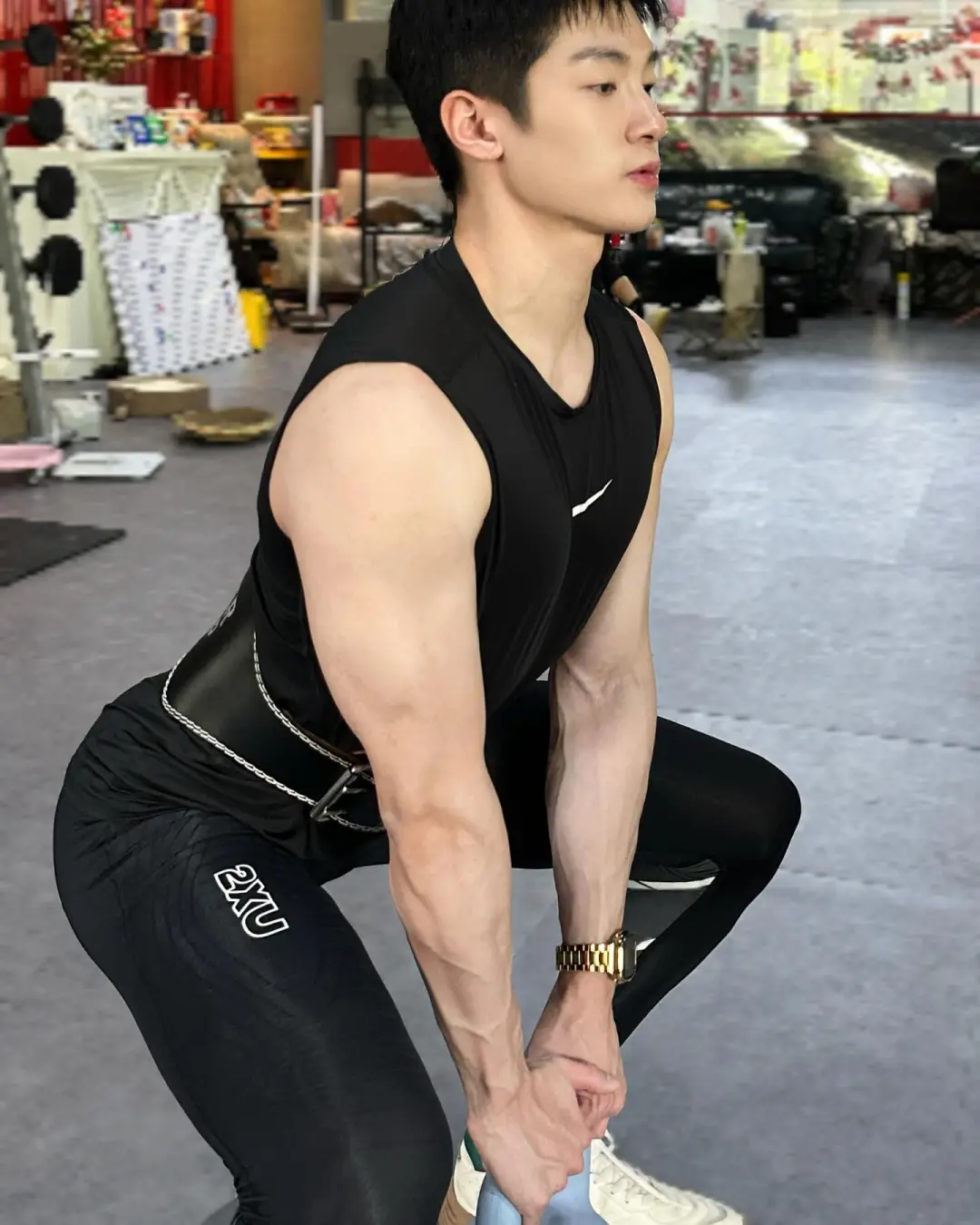 时尚圈新晋男神 " 巨大梁仔 ": 从北服走出的型男养成记