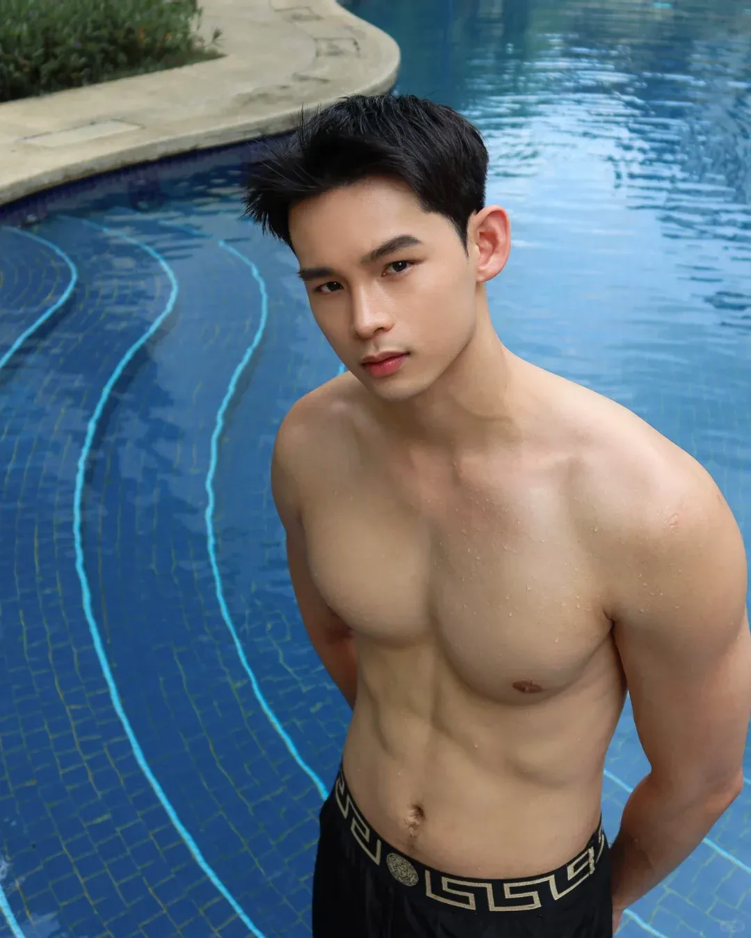鲜肉时尚网红，草食系运动型男