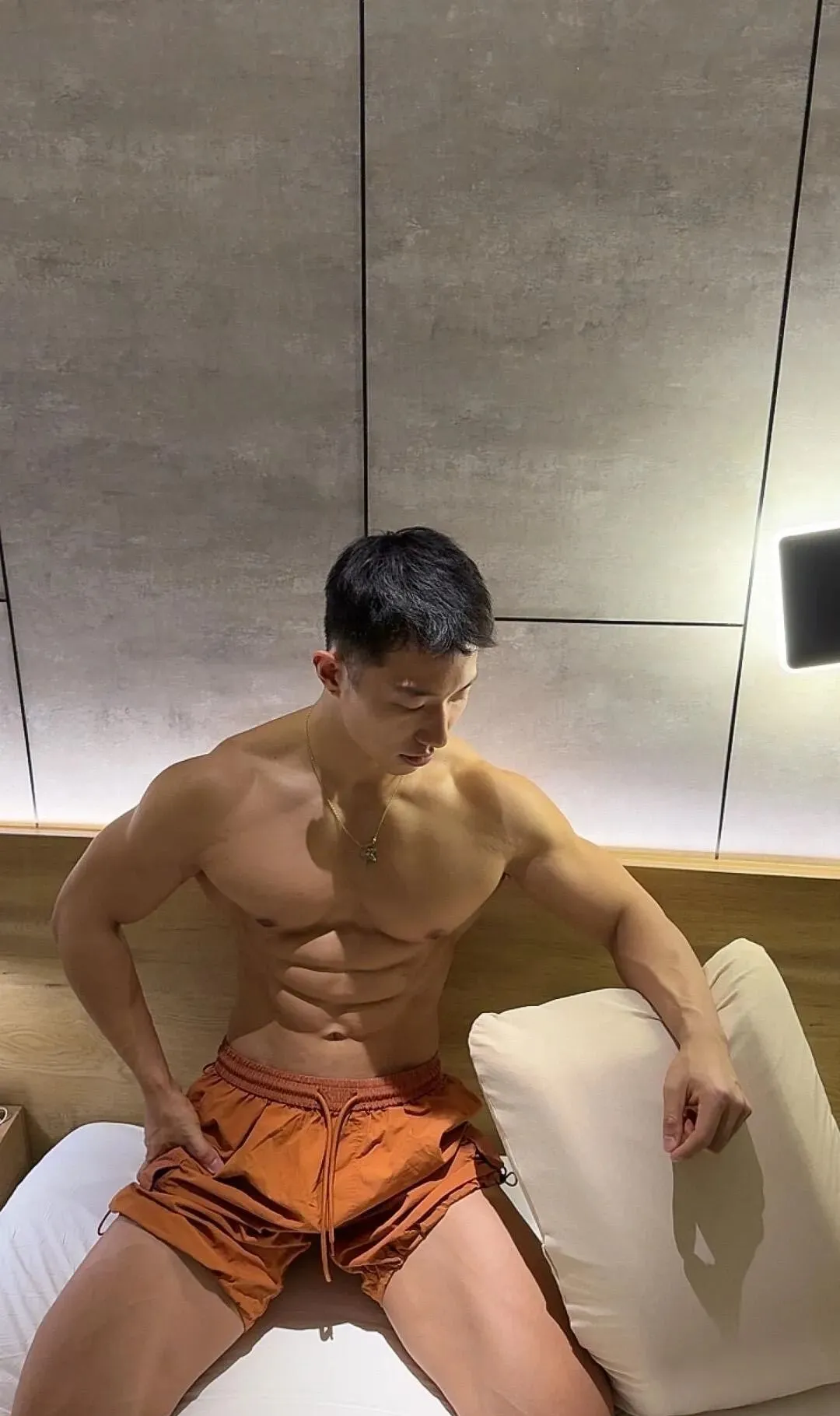 八块腹肌肌肉睡美人超绝了！