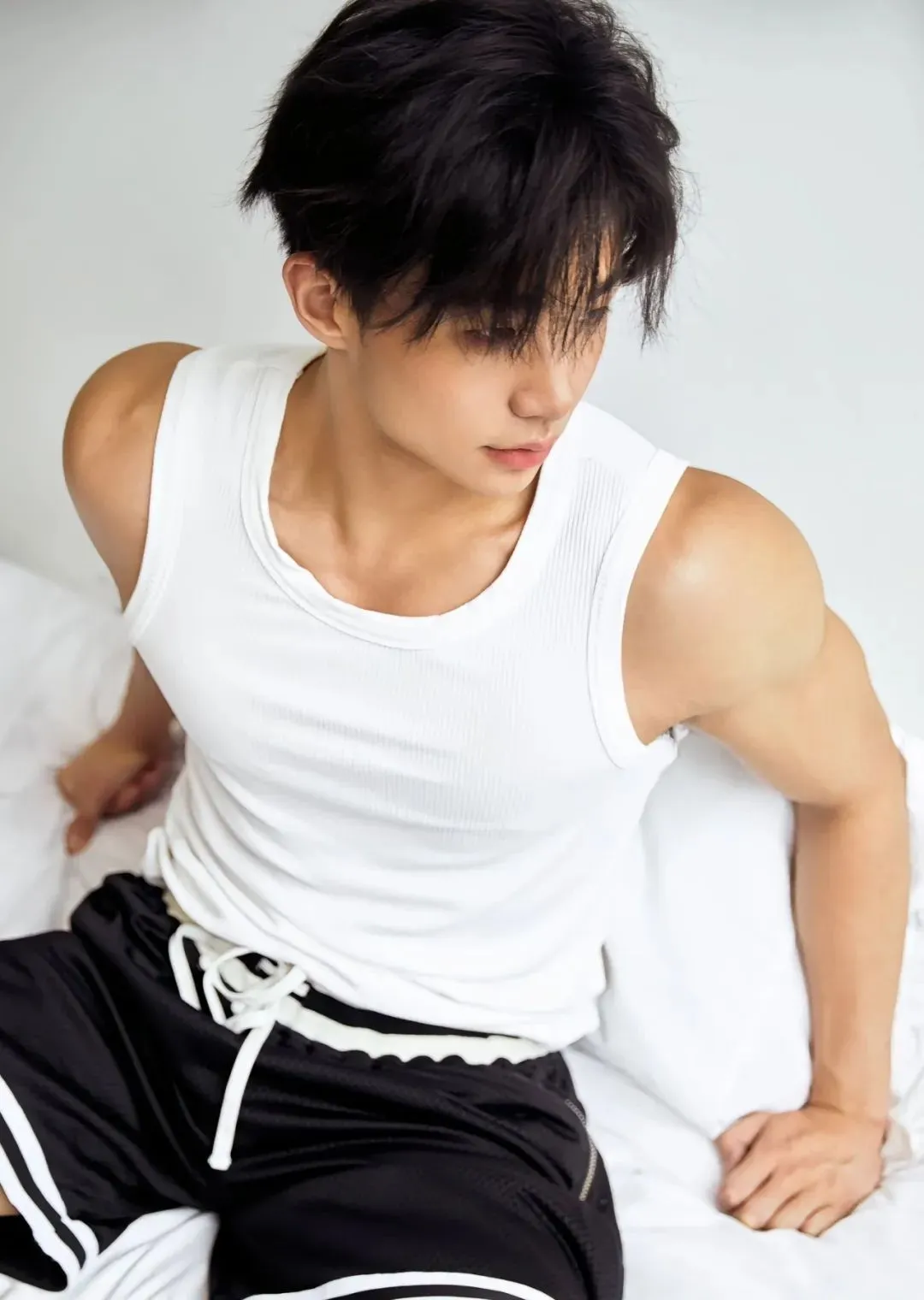 192cm 少年感肌肉帅哥，大鼻子伴郎哥哥！