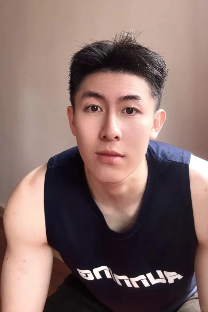 迷彩型男 " 私教！长的太帅啦！