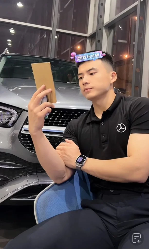 穿正装皮鞋卖车的超帅销售壹臣？真大呀？