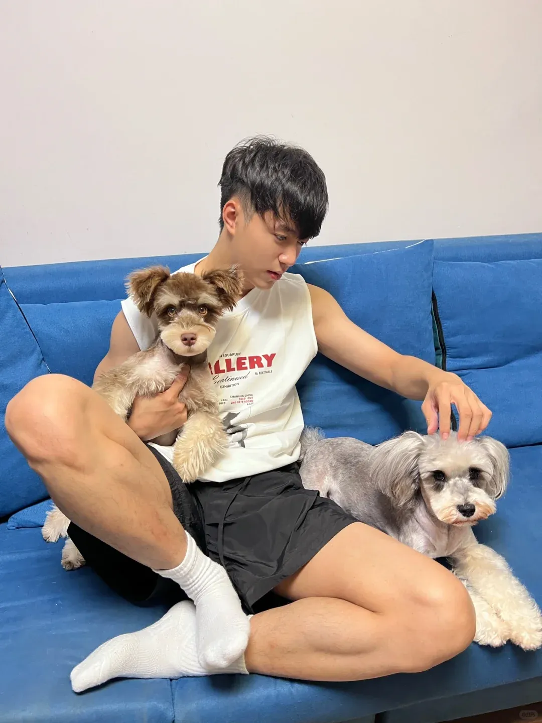 冬天别偷懒！185cm 白袜男邀你寒冬坚持健身