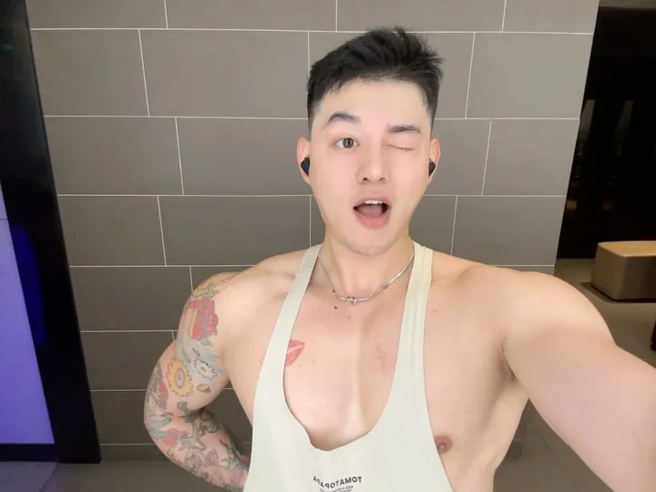 晒成黑皮又怎样？北京男孩泡在水里的快乐