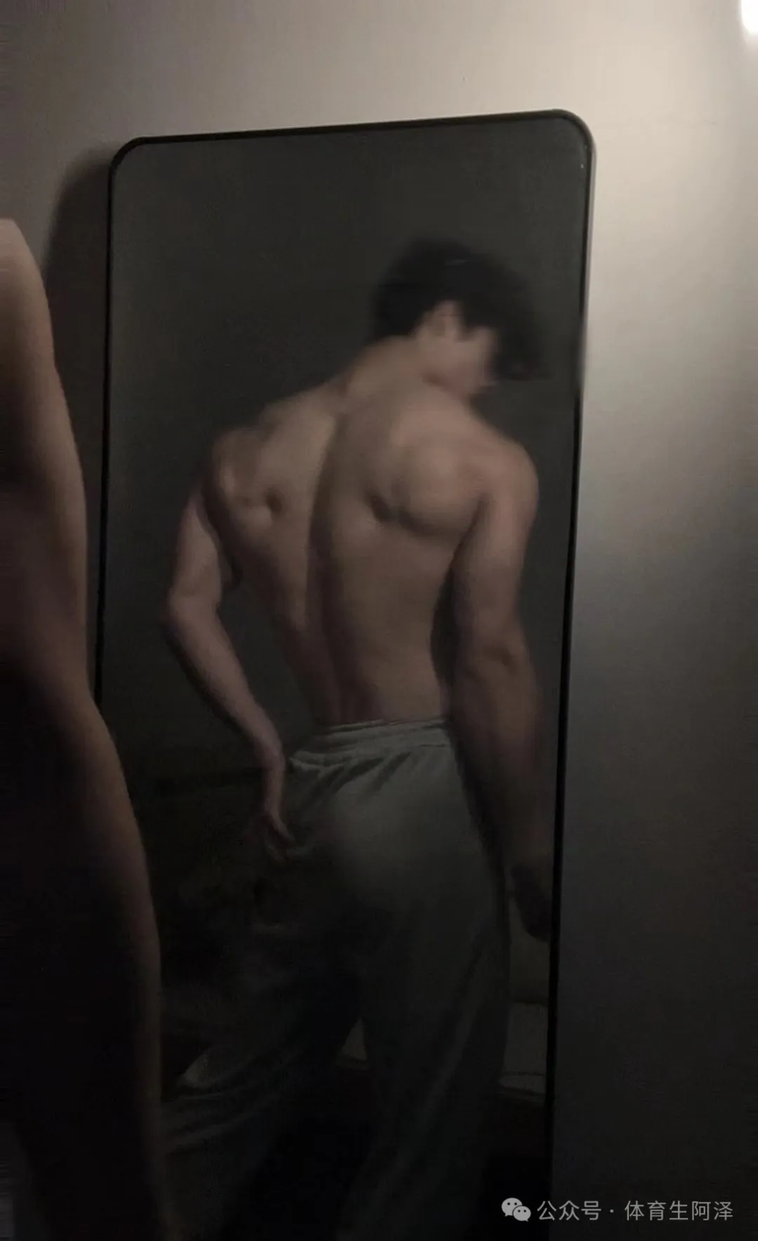 195 宽肩窄腰肌肉博主,极品腹肌超带感...... 195 宽肩窄腰肌肉博主,极品腹肌超带感......