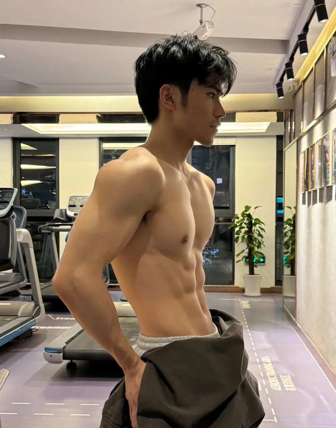 183cm 浙江人鱼线肌肉立体男大！
