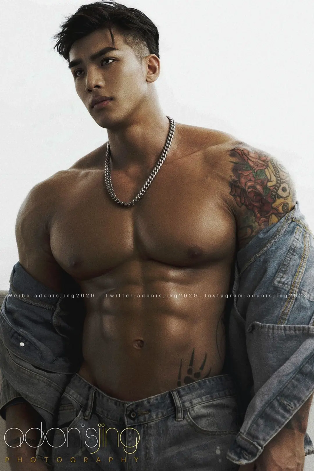 摄影师刘京的男人们，宽肩细腰翘臀是标配