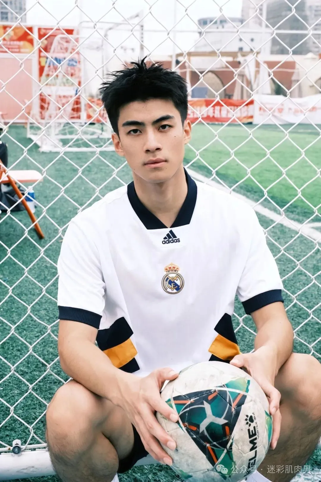 刘姥姥最爱 20 岁山东男大体育生！？一次直接见两个？