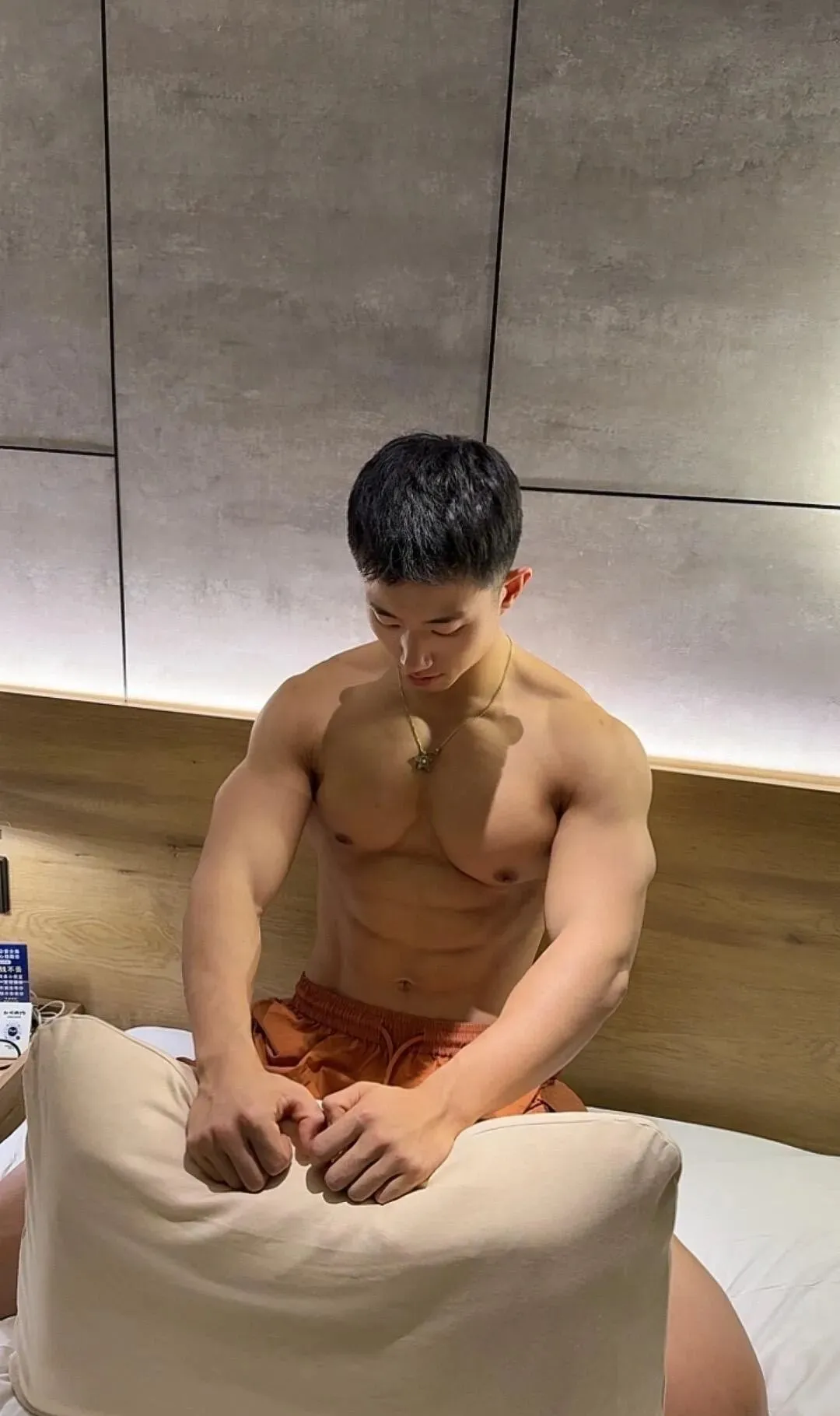 八块腹肌肌肉睡美人超绝了！
