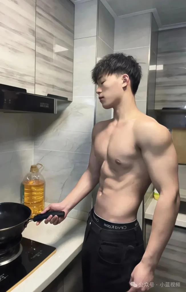 满活力 19，鲨鱼线腹肌田径运动员！
