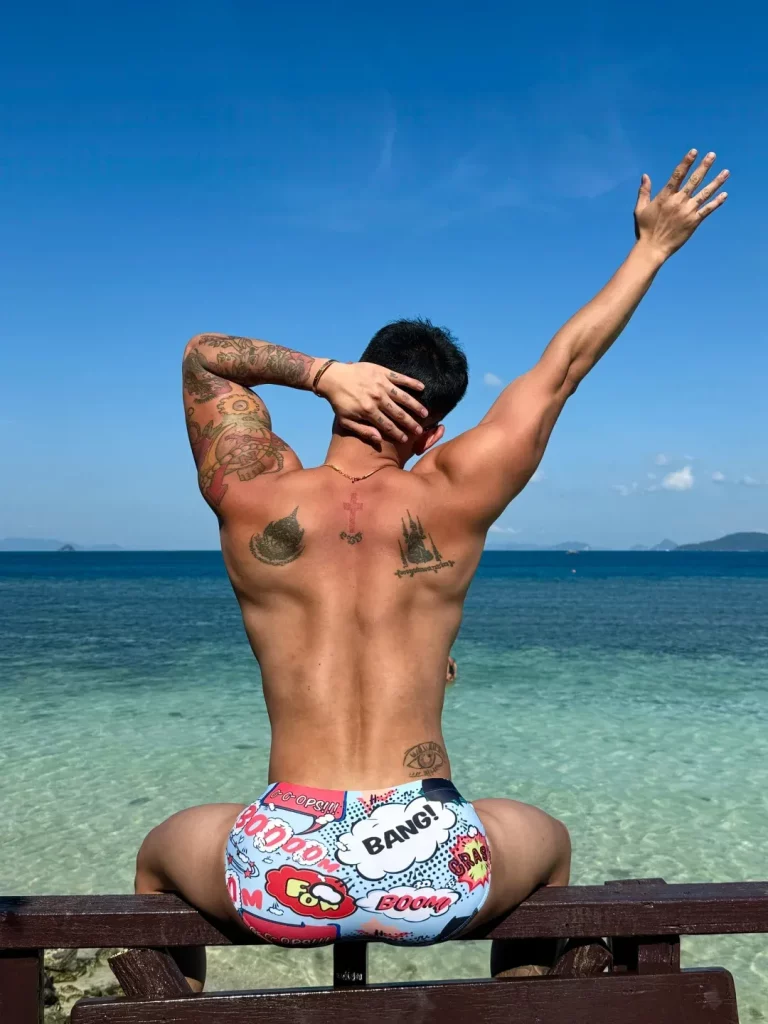 晒成黑皮又怎样？北京男孩泡在水里的快乐