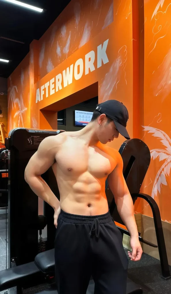 超 Sexxxy 体育生，健身肉壮身材小哥！