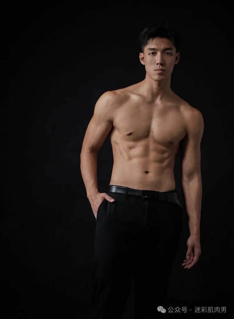 打篮球脱衣的运动男鼻子太顶了？粗壮大长腿实力强！