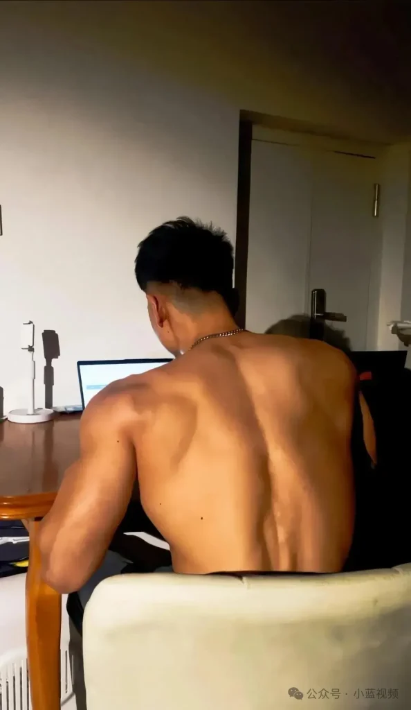 180cm 山东黑皮肌肉汉子，厚实强壮有力！