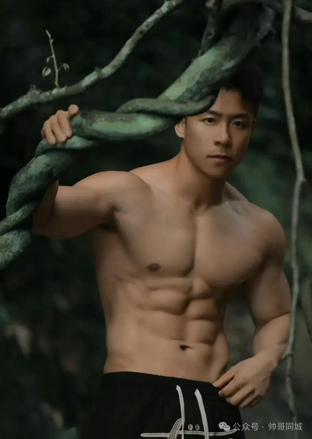 183cm 体育生猛男野外游泳